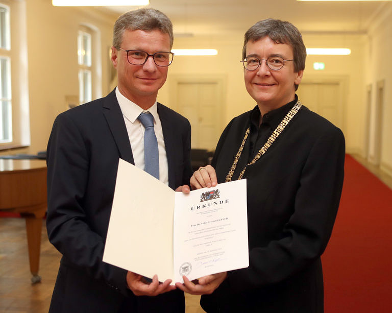 Dr.-Ing. Yolita Eggeler received award from StMWK for her outstanding PhD thesis