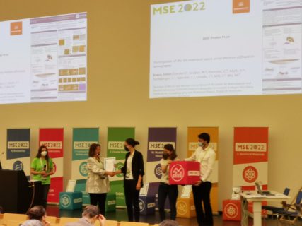 Zum Artikel "Best poster award at MSE 2022, congratulations, Irene!"